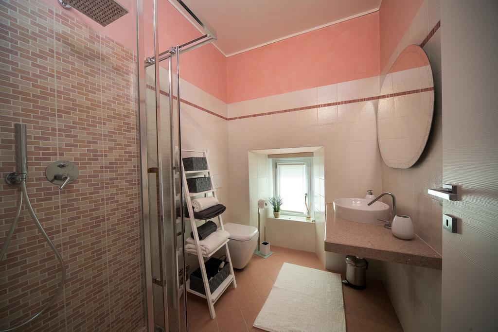 Il Portico Apartment Baveno Bagian luar foto